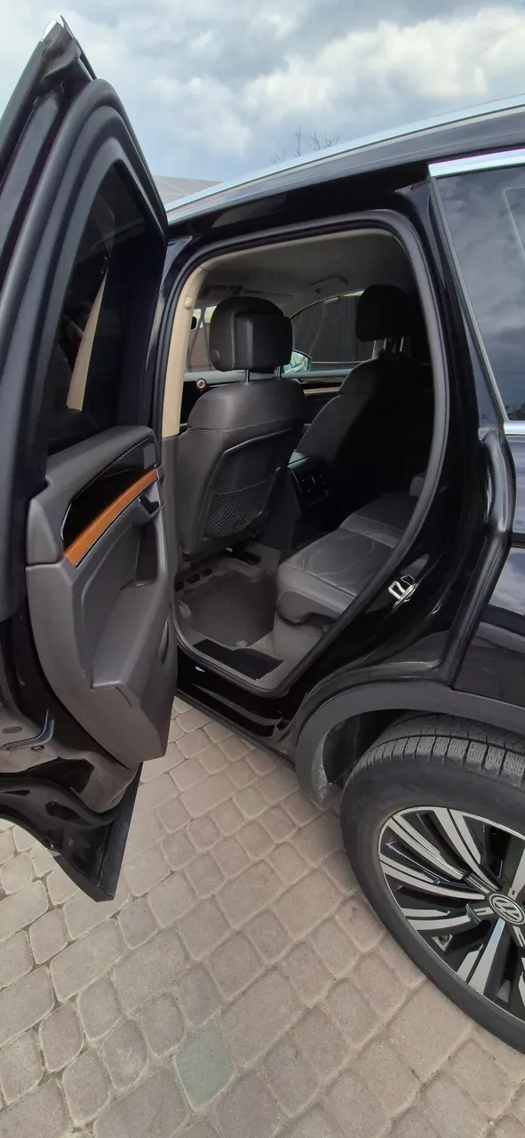 Volkswagen Touareg - фото 8