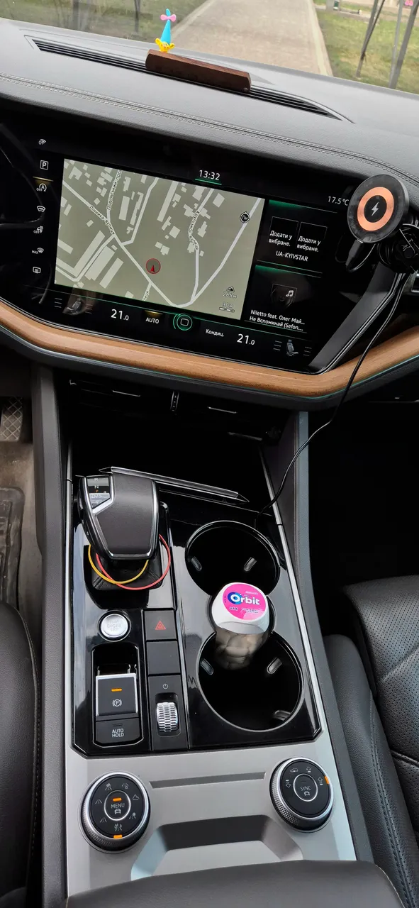 Volkswagen Touareg - фото 6