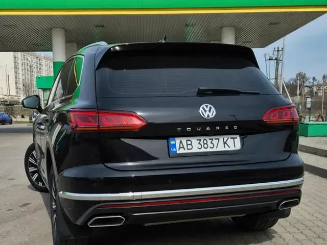 Volkswagen Touareg - фото 2