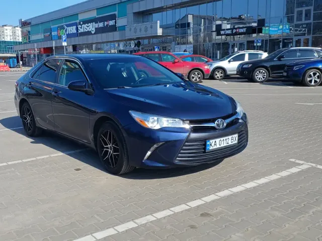 Toyota Camry - фото 3