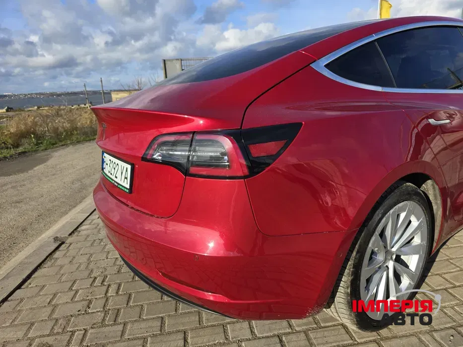 Tesla Model 3 - фото 8