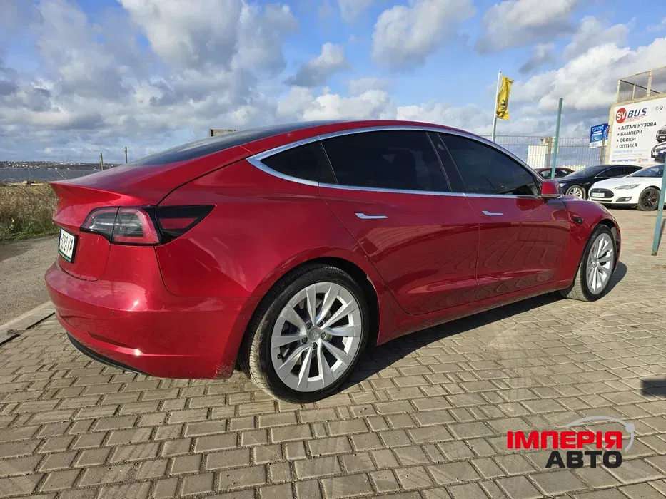 Tesla Model 3 - фото 7