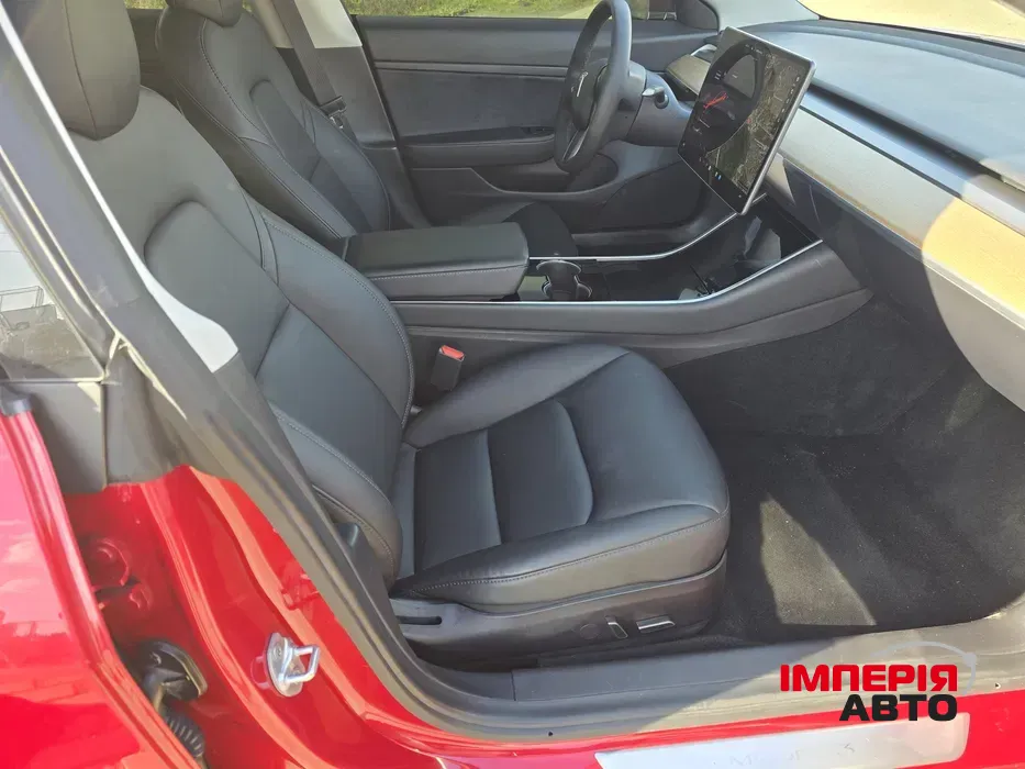 Tesla Model 3 - фото 12