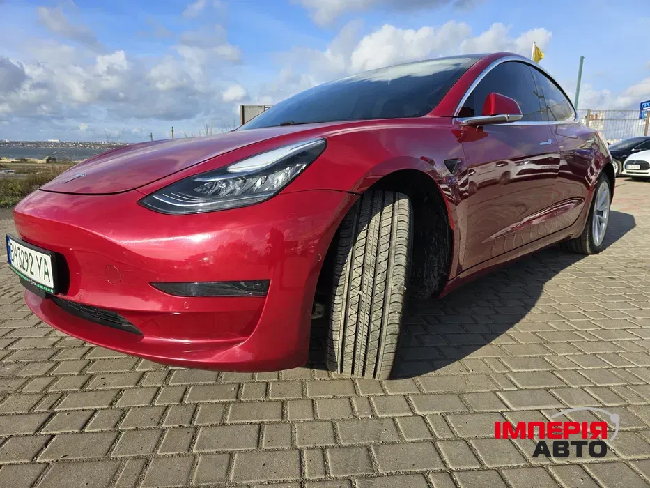 Tesla Model 3 - фото 2