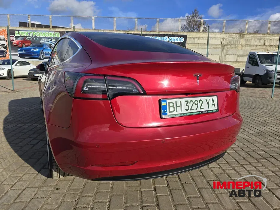 Tesla Model 3 - фото 5