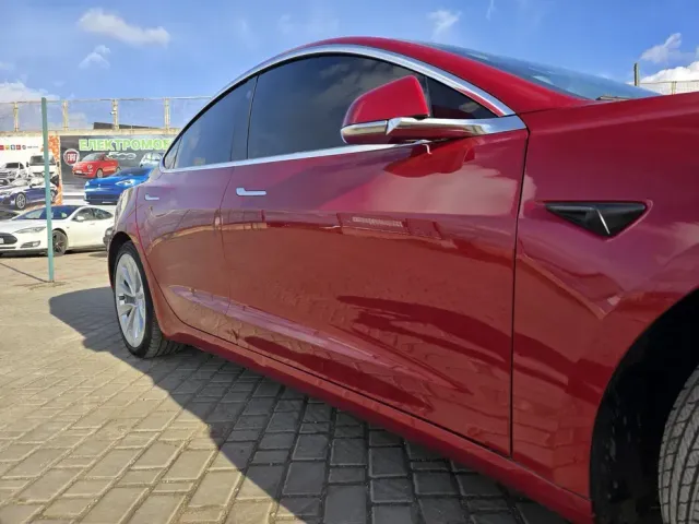 Tesla Model 3 - фото 4