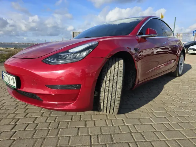 Tesla Model 3 - фото 2