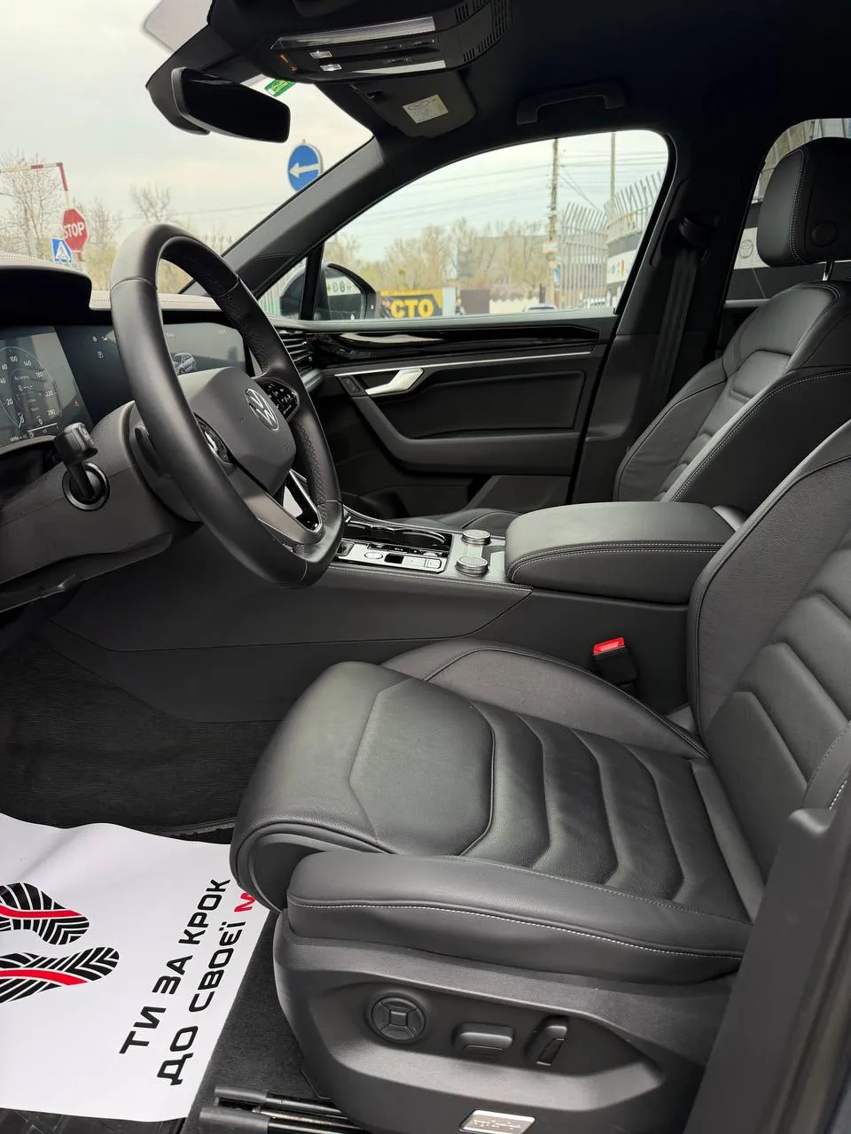 Volkswagen Touareg - фото 14