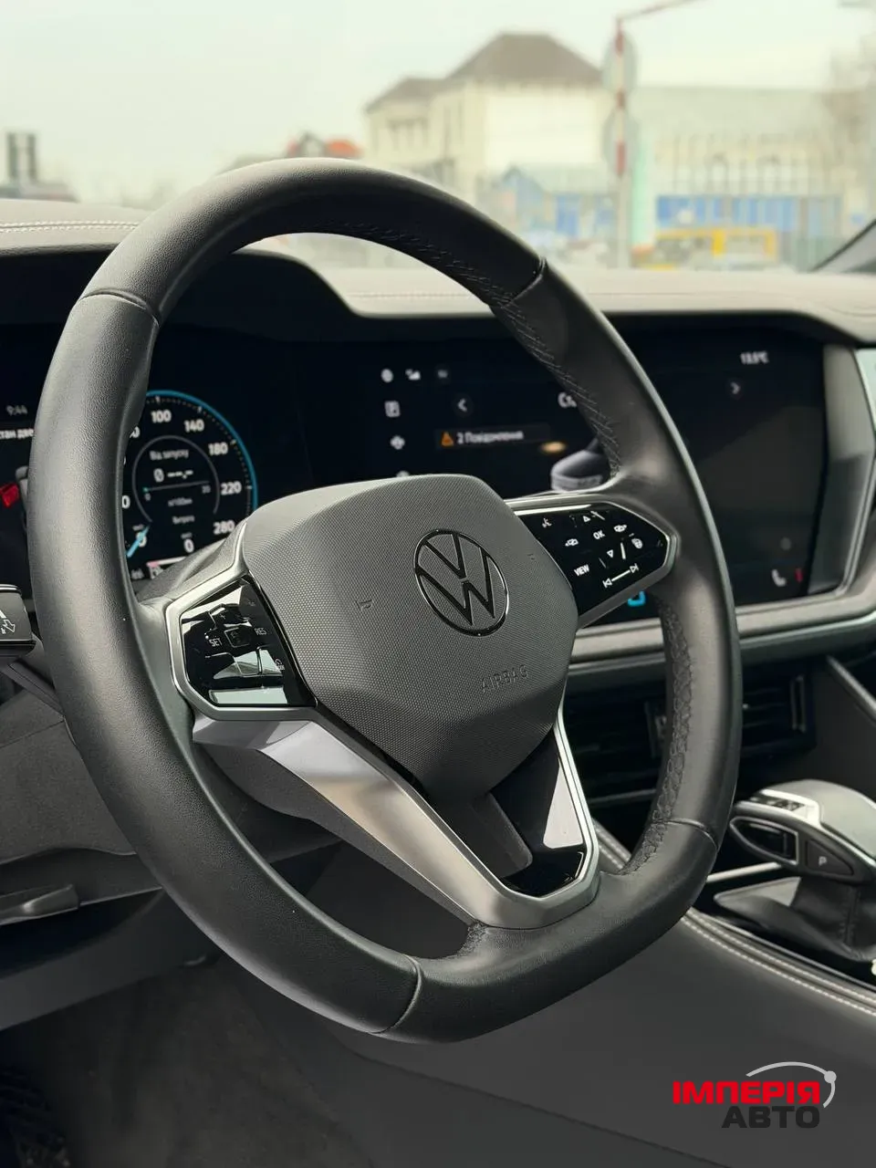 Volkswagen Touareg - фото 8