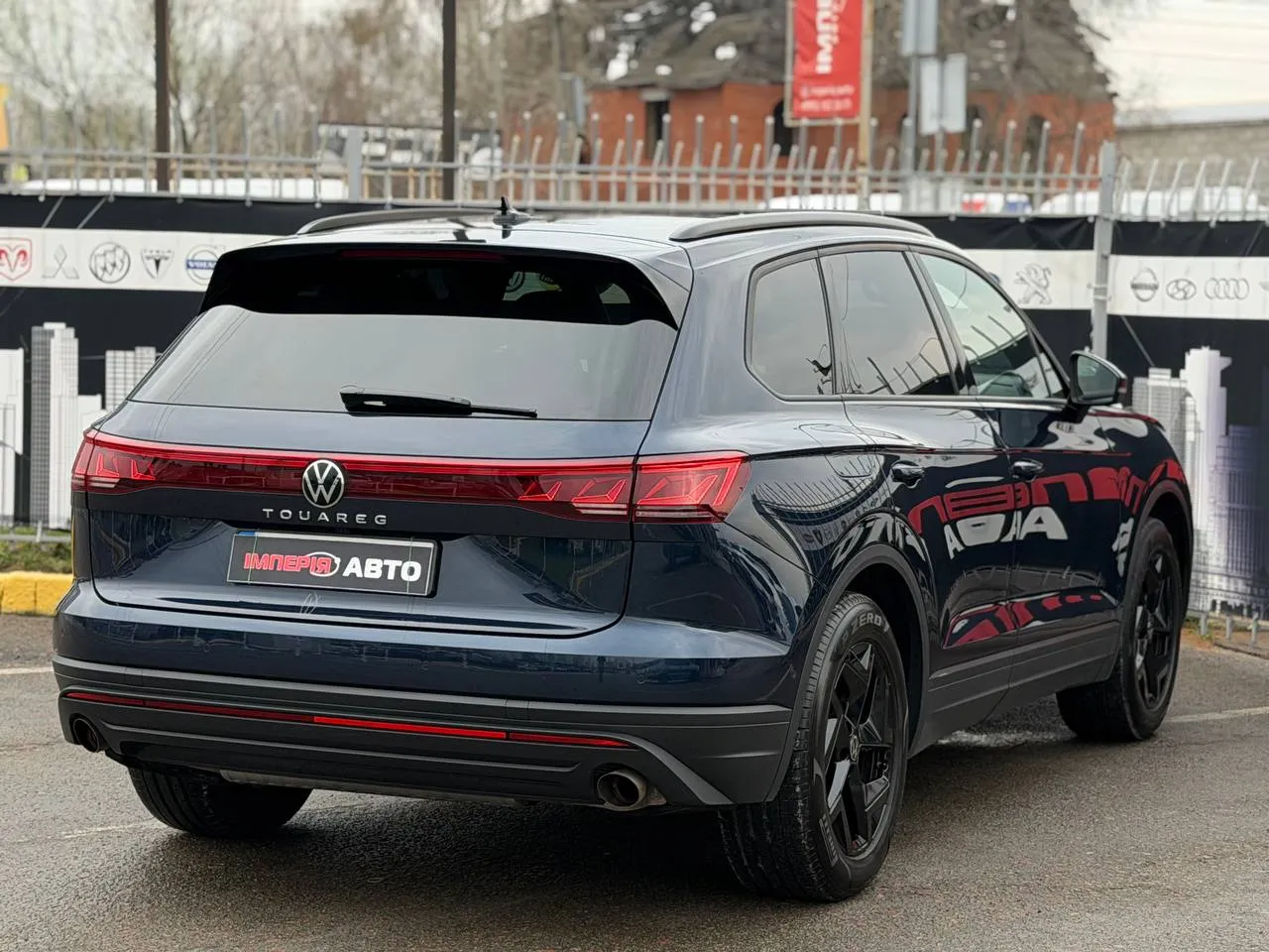 Volkswagen Touareg - фото 6