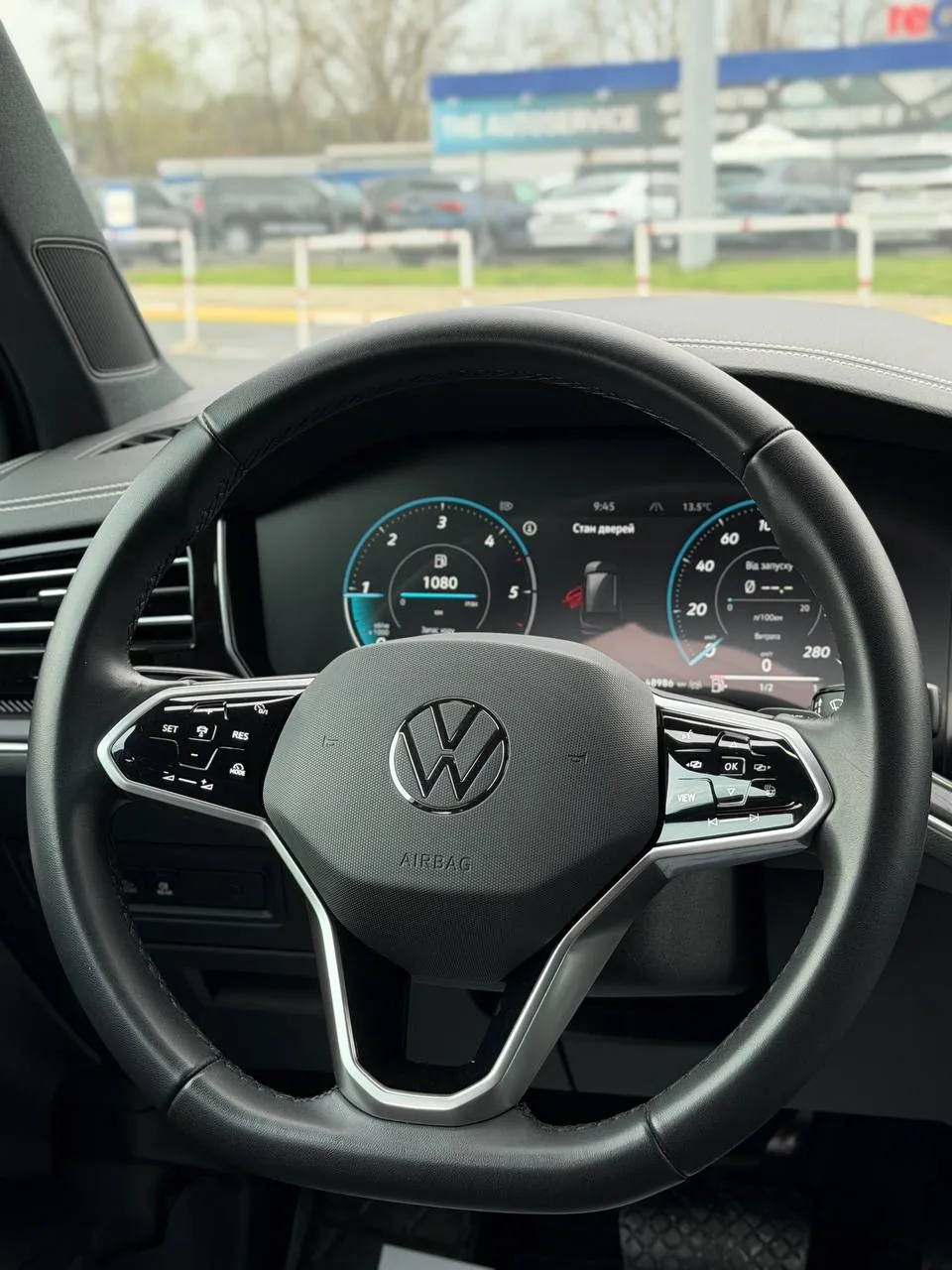 Volkswagen Touareg - фото 9