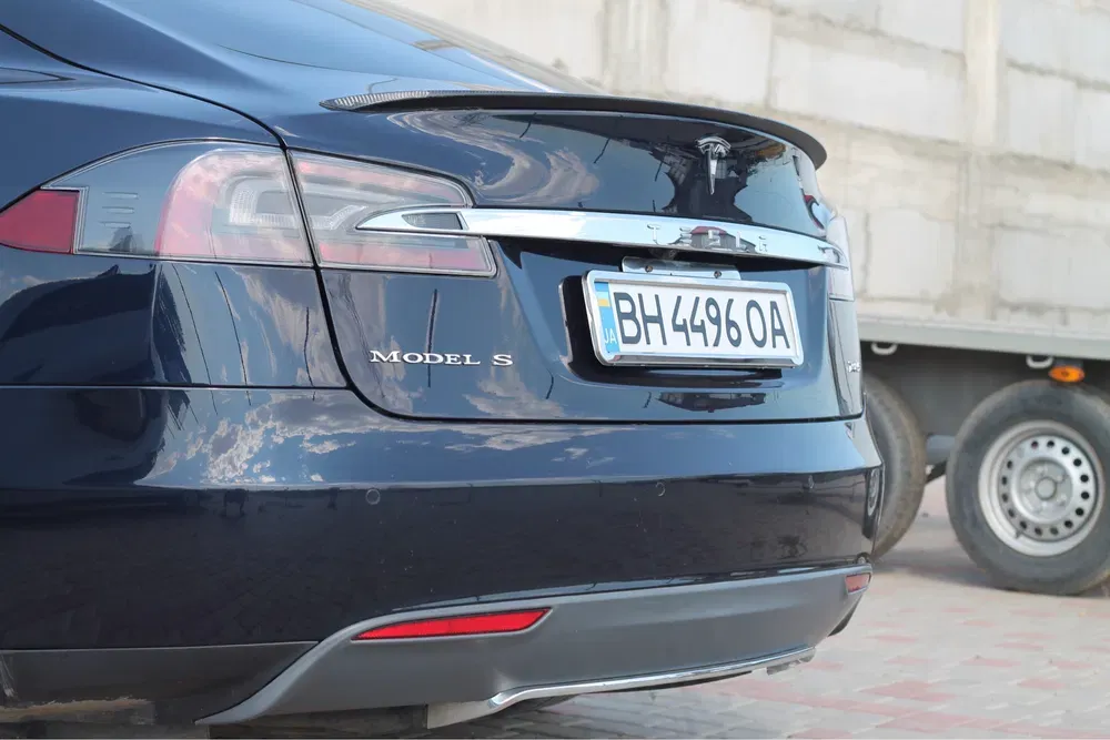 Tesla Model S - фото 5