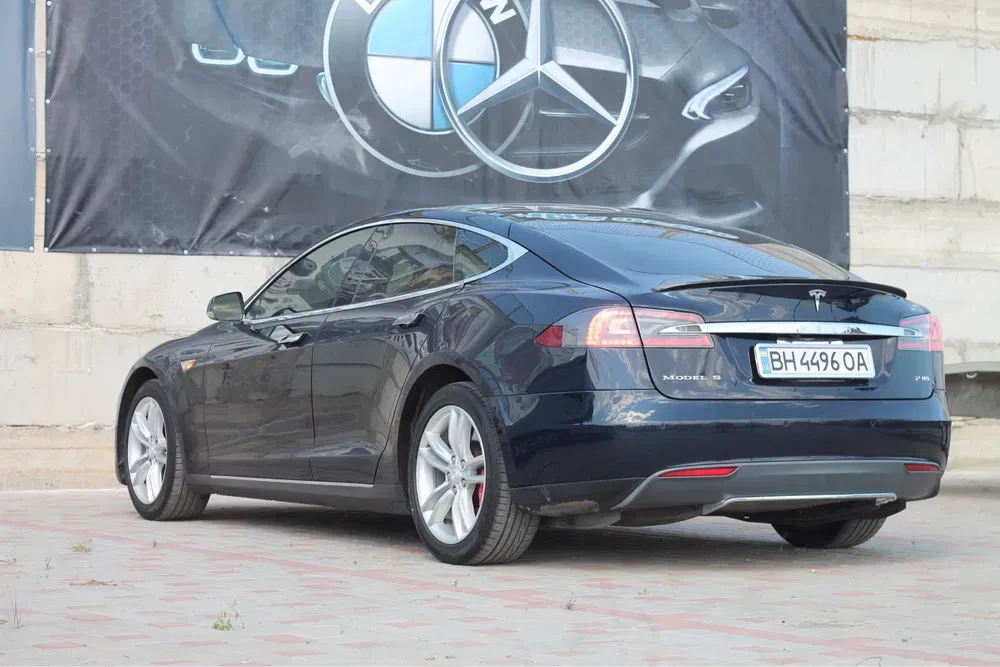 Tesla Model S - фото 3