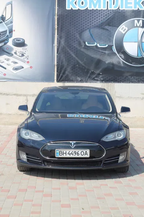 Tesla Model S - фото 4
