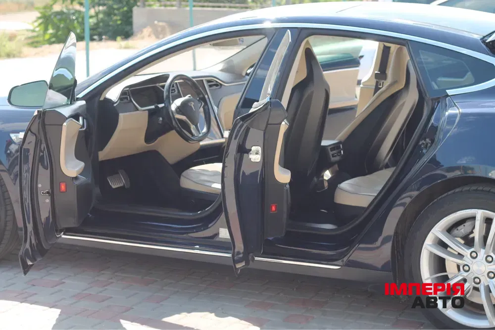 Tesla Model S - фото 12