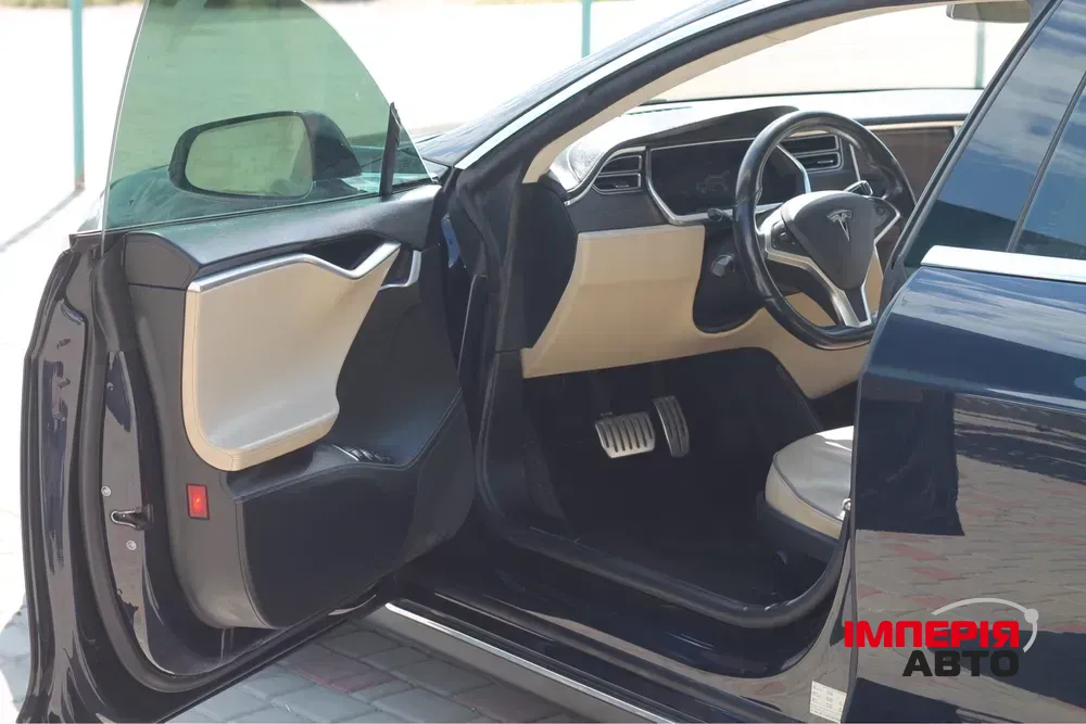 Tesla Model S - фото 11