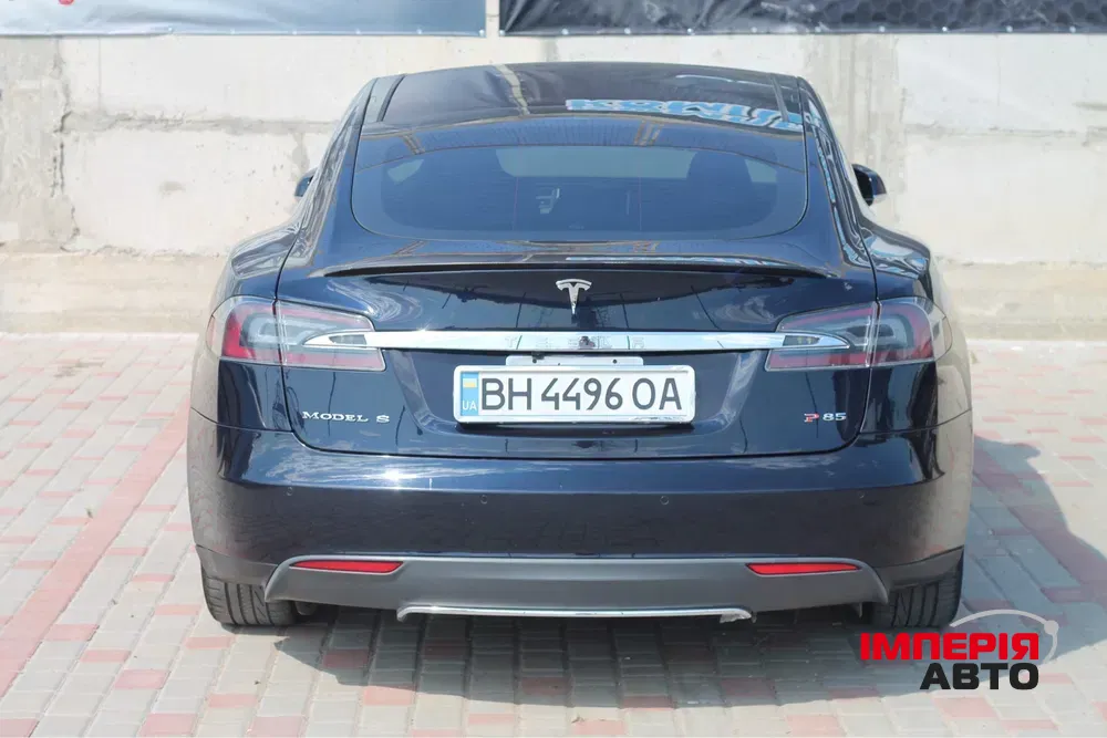 Tesla Model S - фото 8