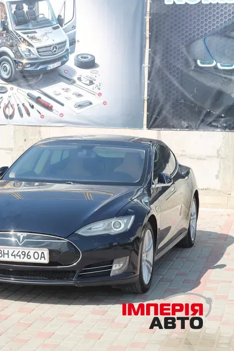 Tesla Model S - фото 9