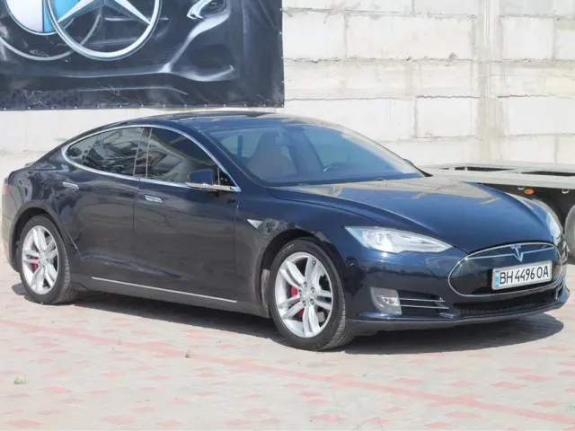 Tesla Model S - фото 2