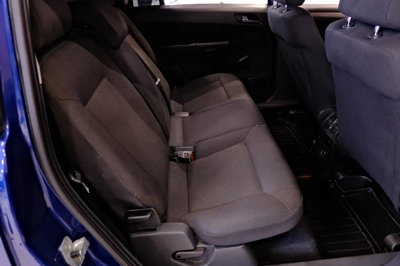 Opel Zafira - фото 10