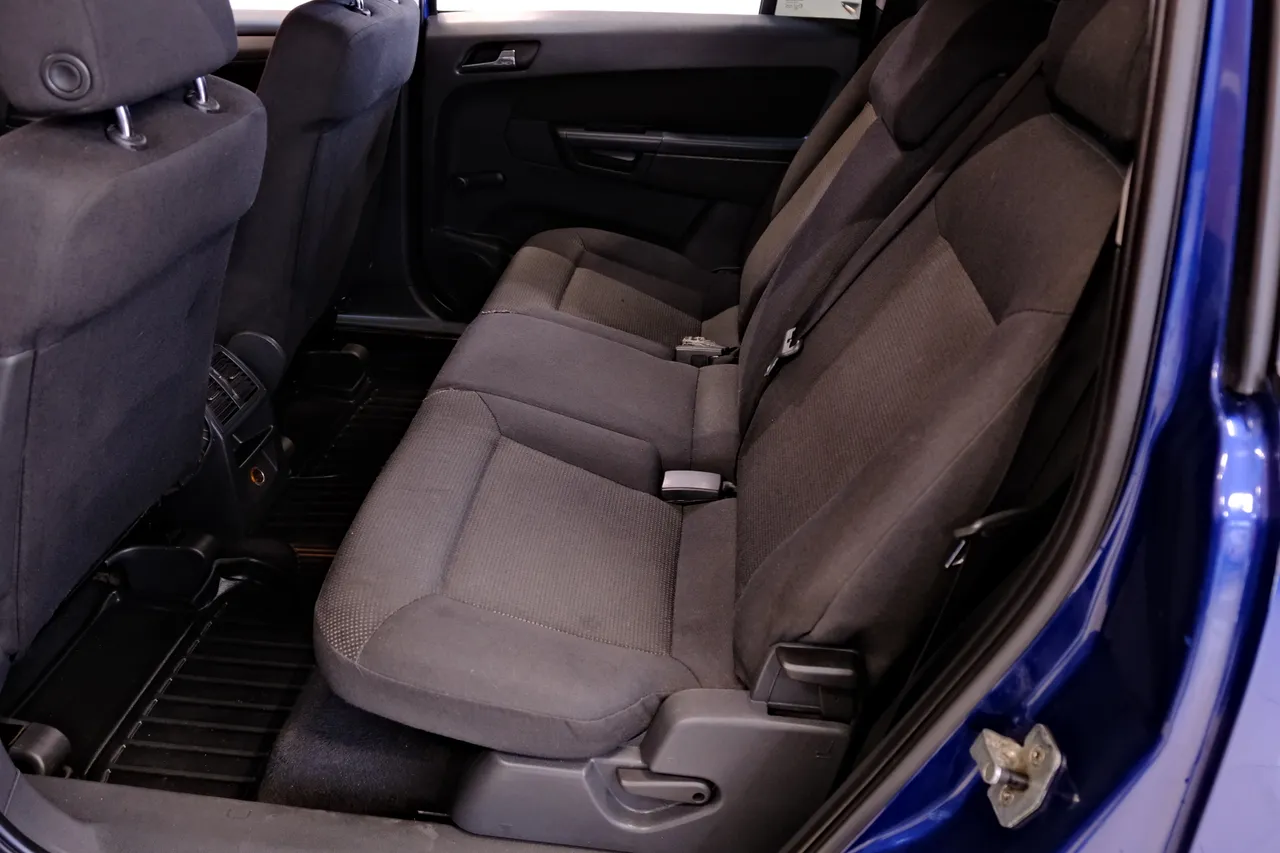 Opel Zafira - фото 8