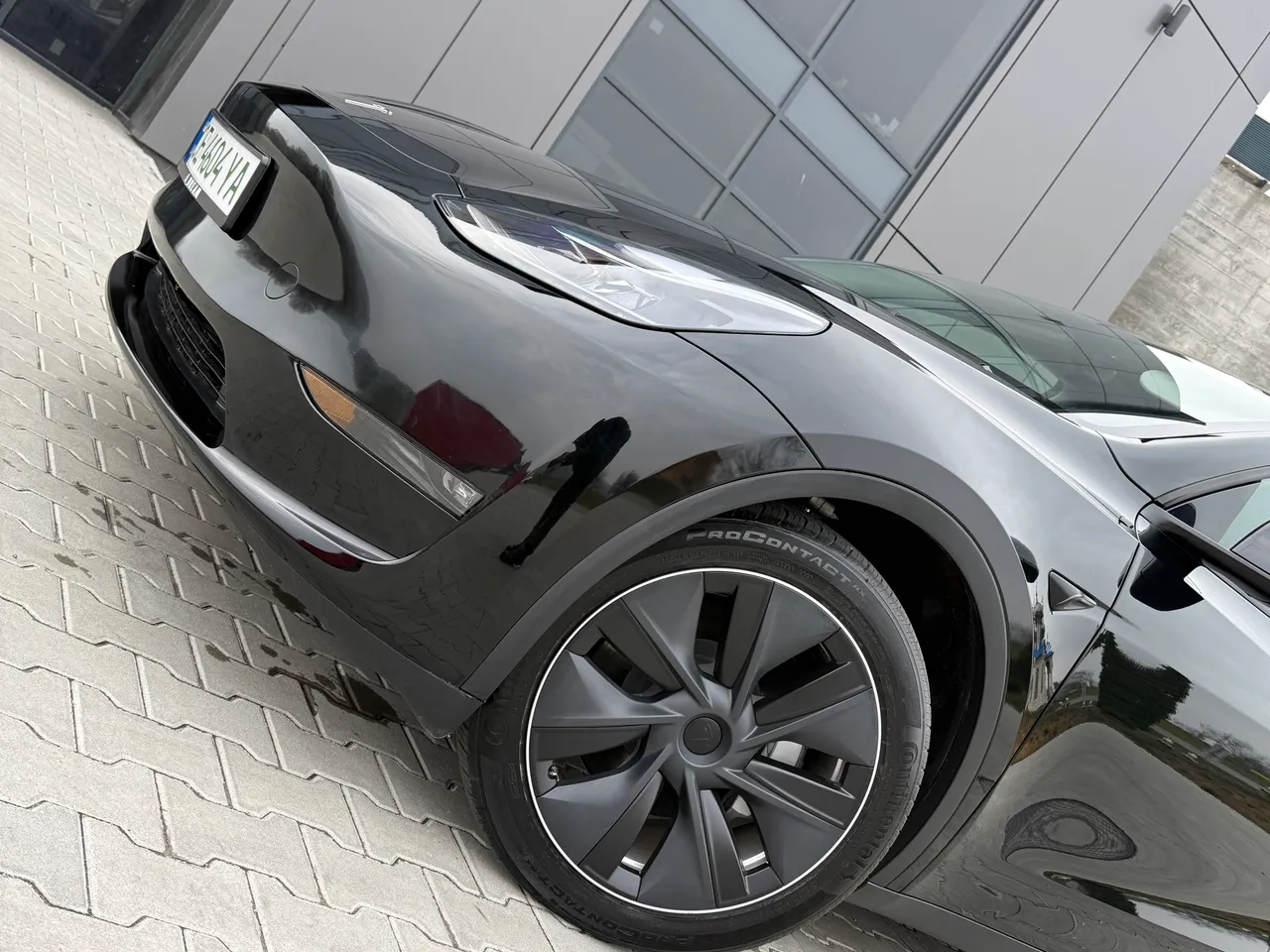 Tesla Model Y - фото 9