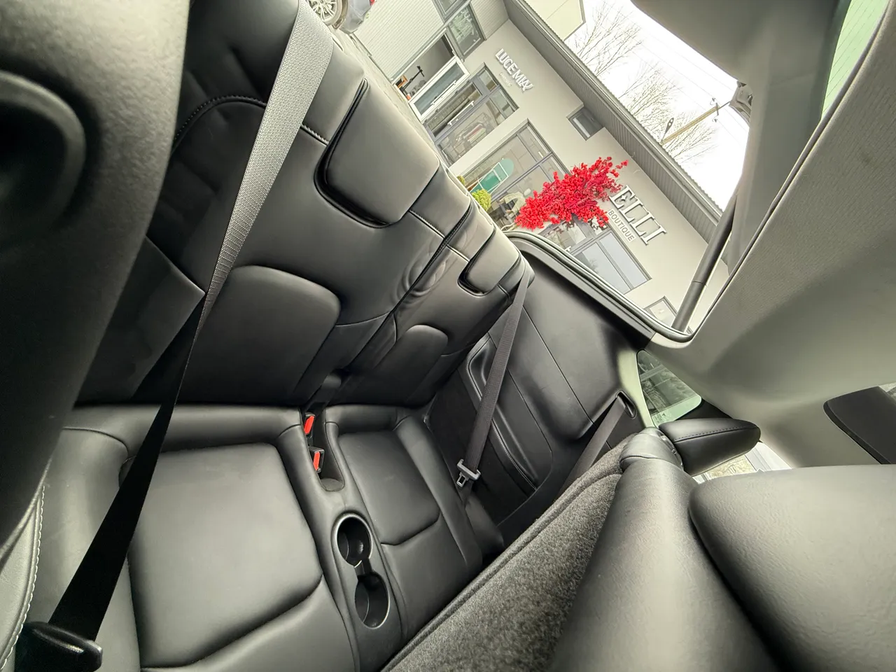 Tesla Model Y - фото 20