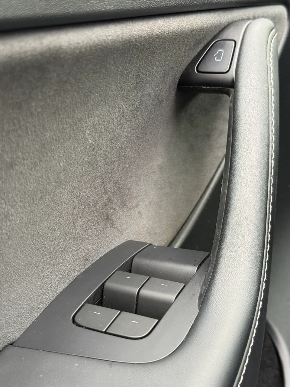 Tesla Model Y - фото 42