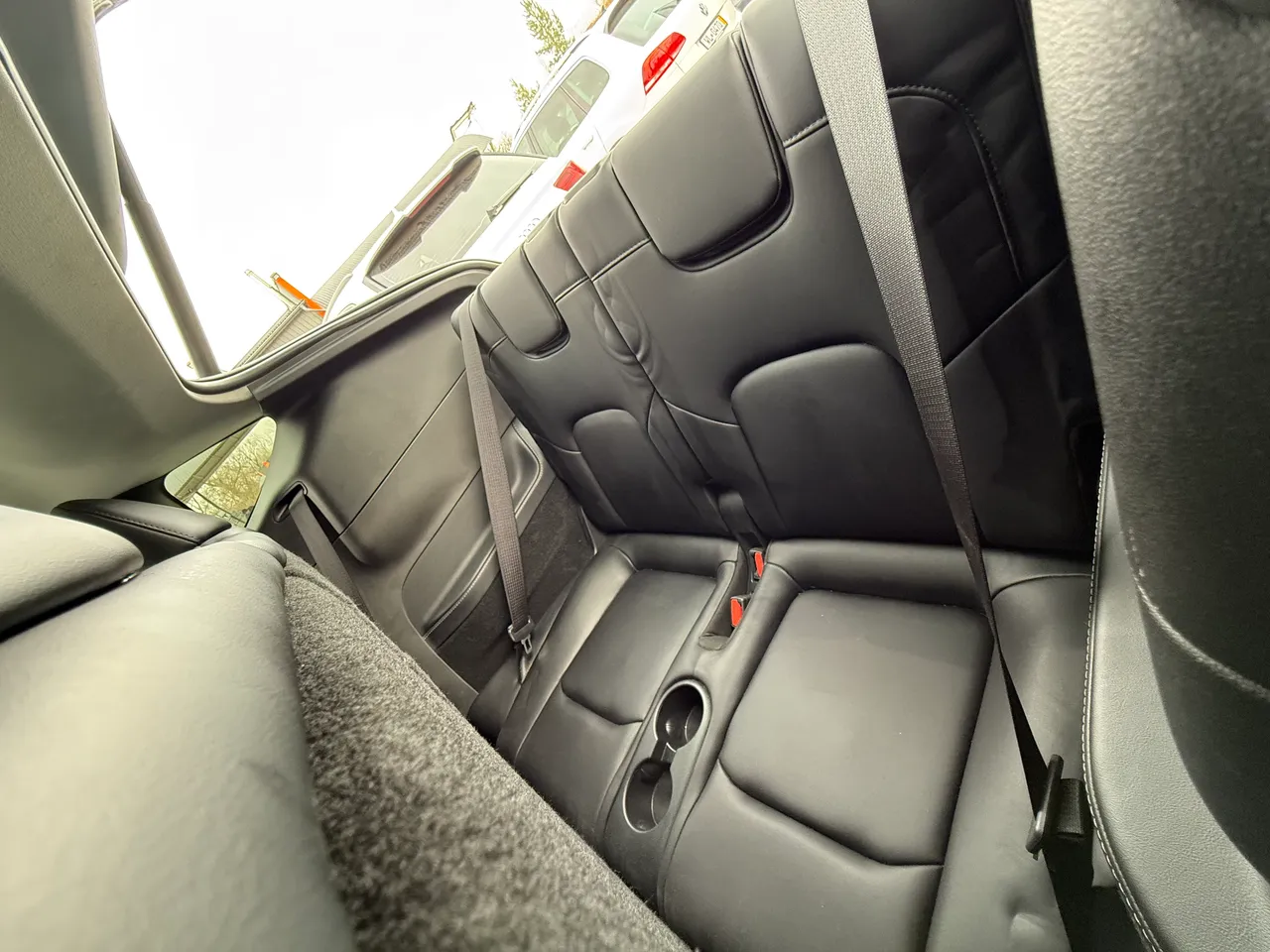 Tesla Model Y - фото 19