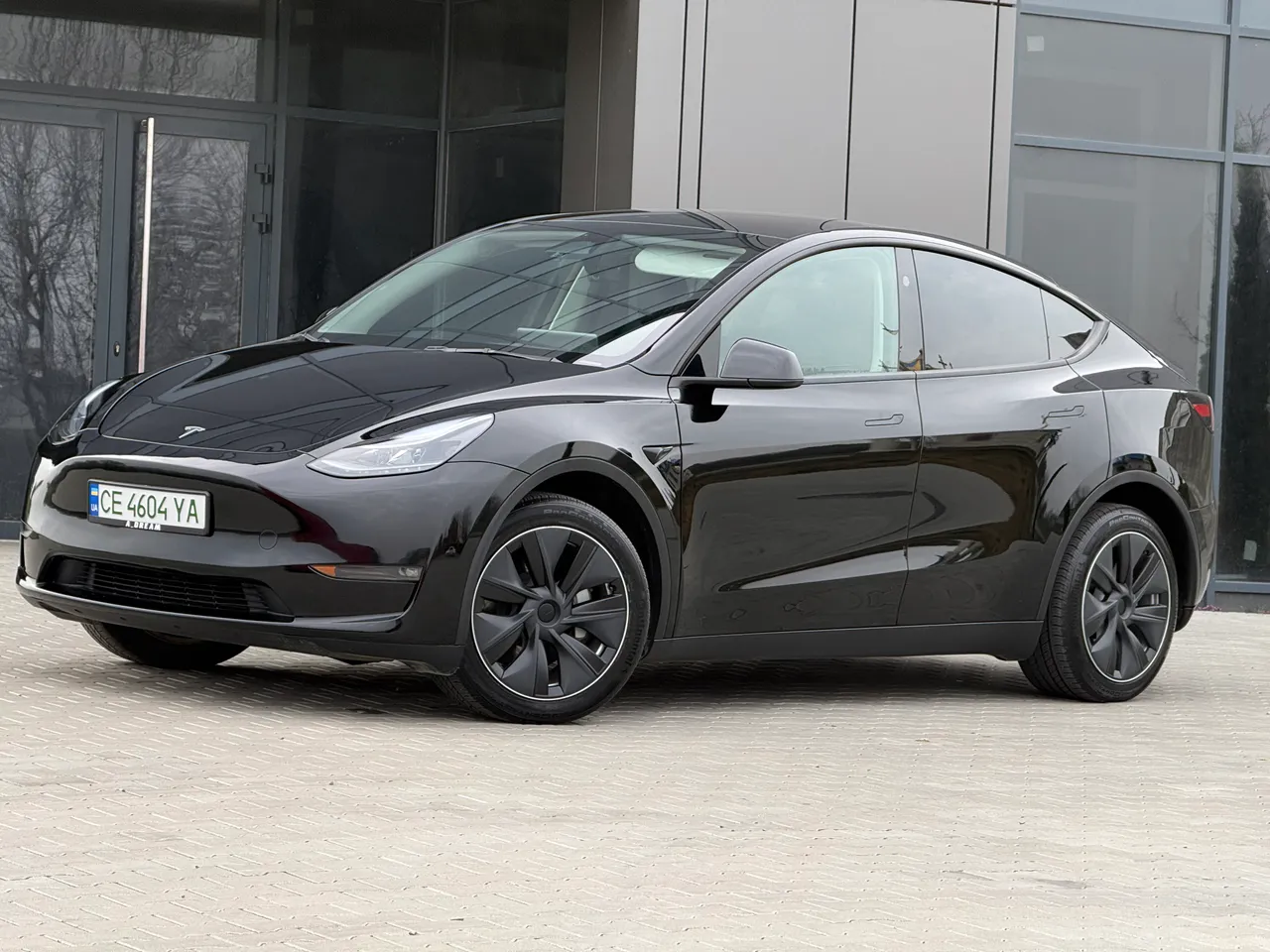 Tesla Model Y - фото 3