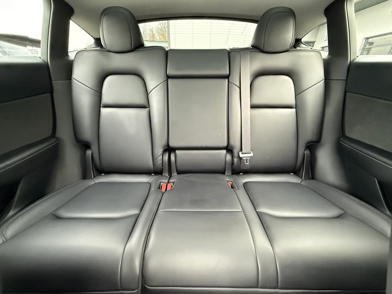 Tesla Model Y - фото 15