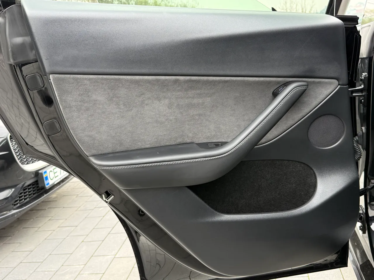 Tesla Model Y - фото 35