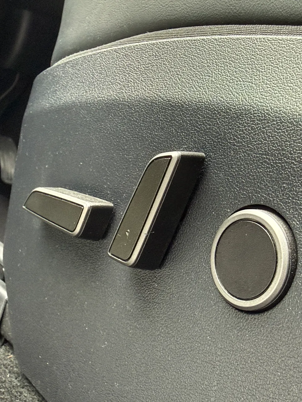 Tesla Model Y - фото 43