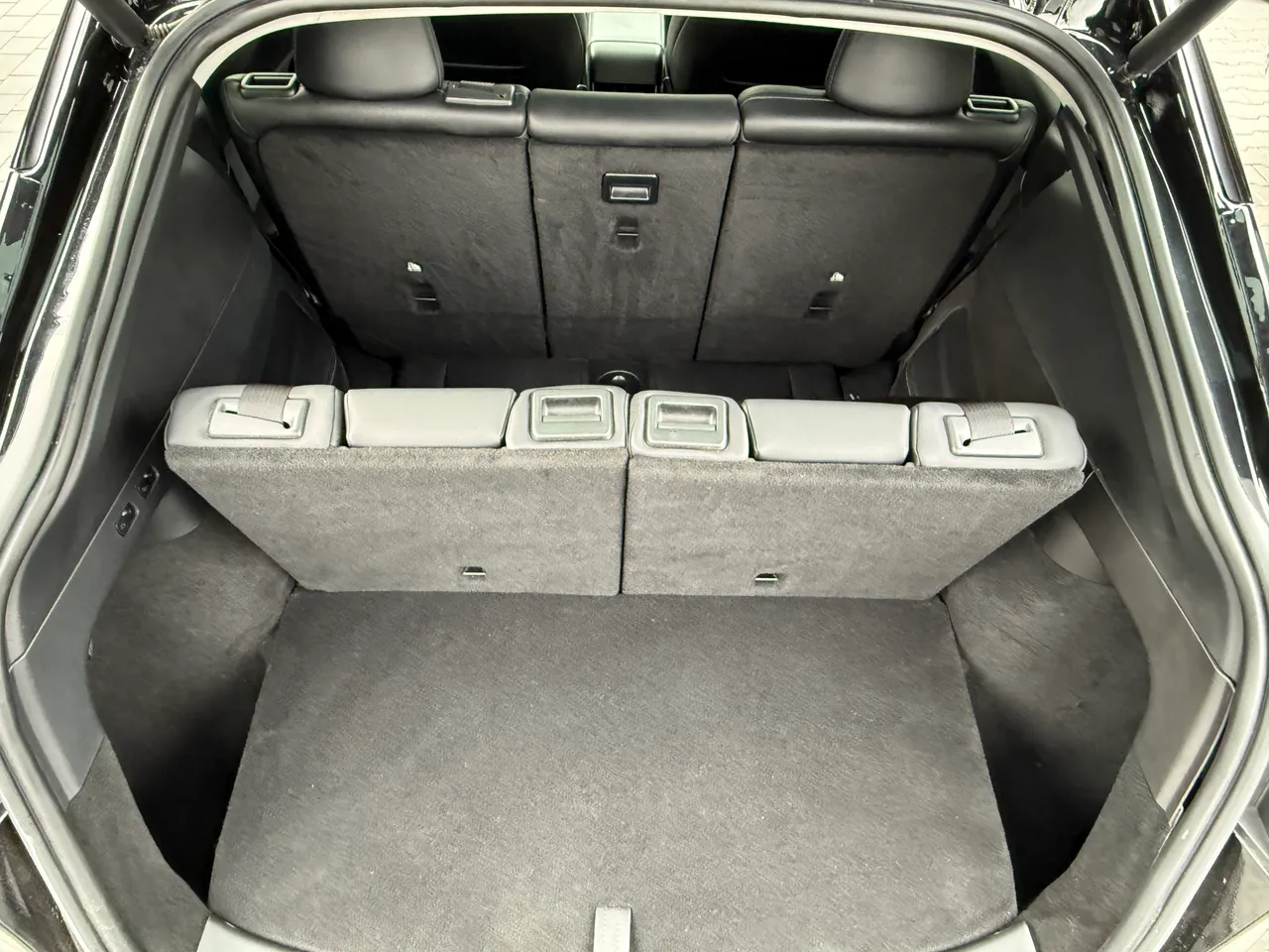 Tesla Model Y - фото 21