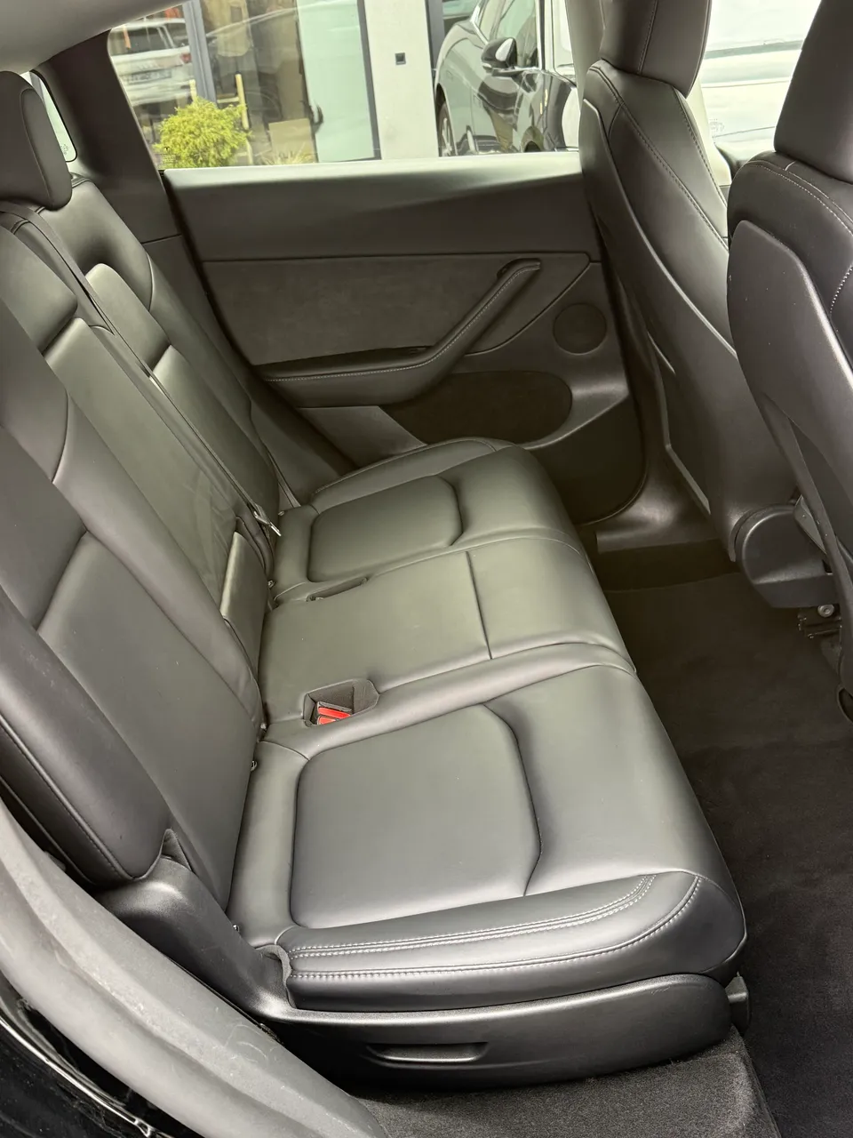 Tesla Model Y - фото 17