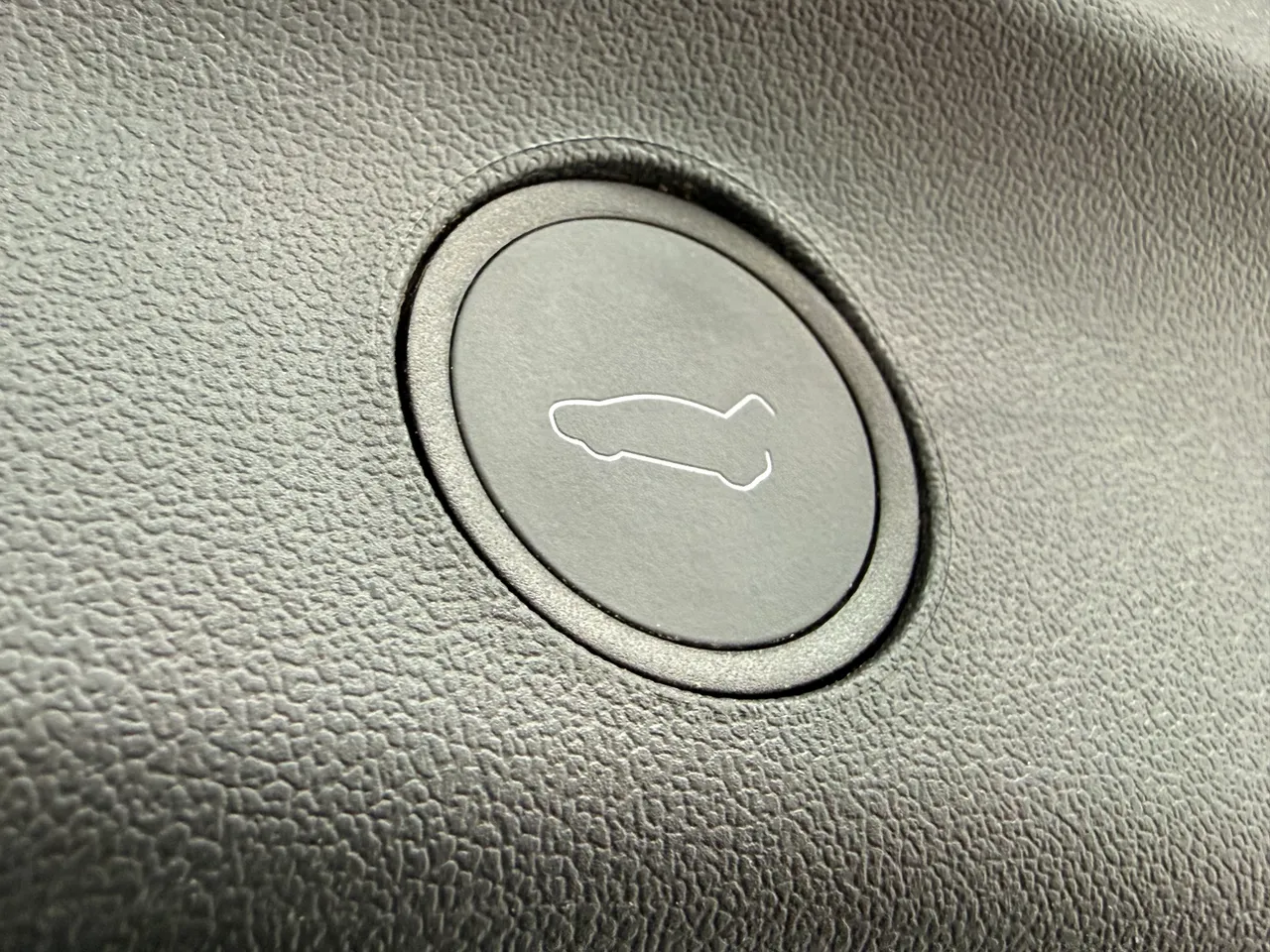 Tesla Model Y - фото 44