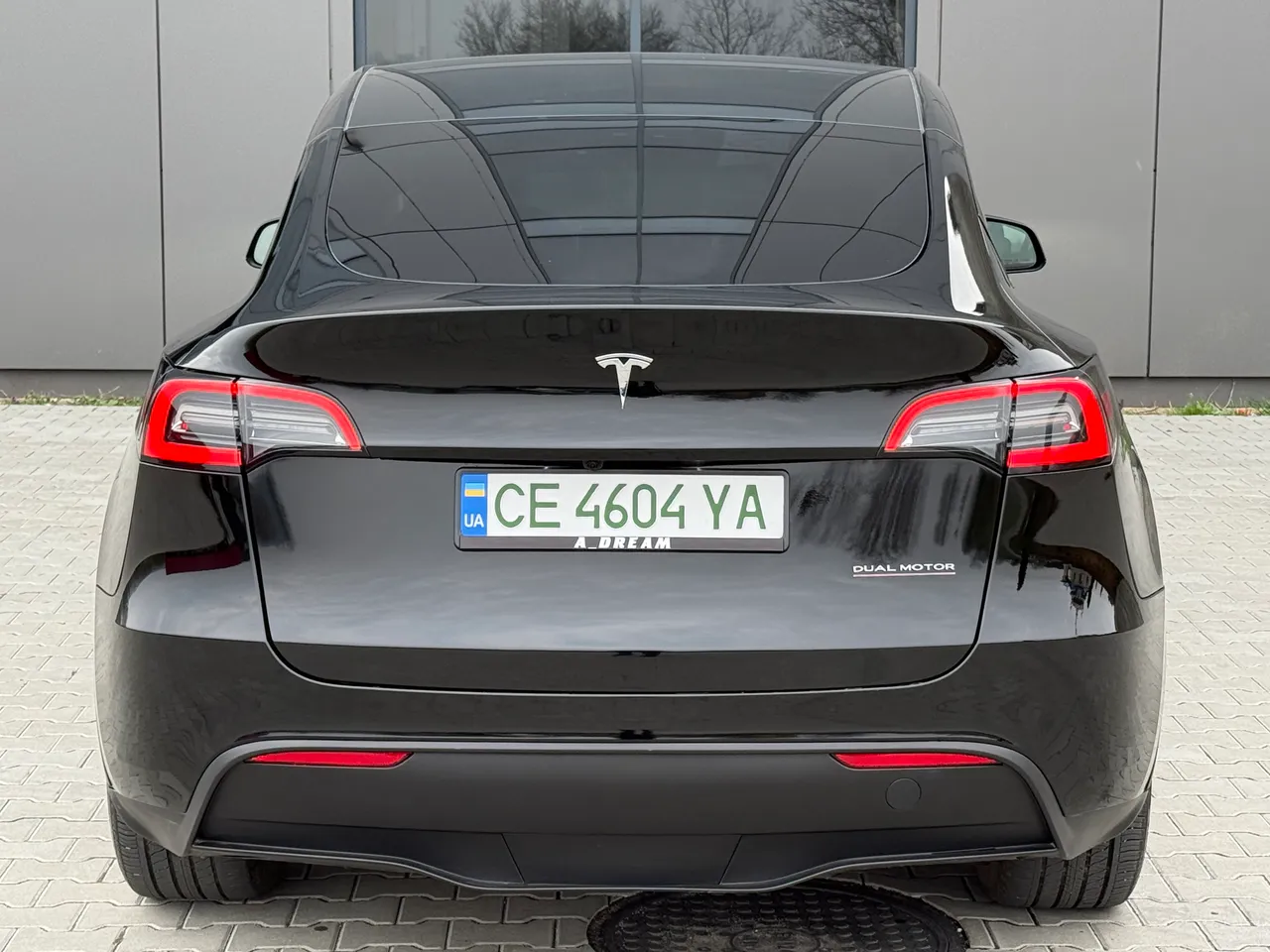 Tesla Model Y - фото 8