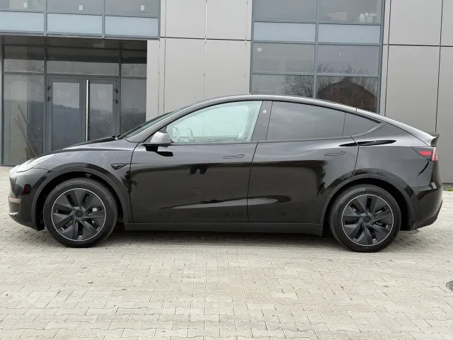 Tesla Model Y - фото 5