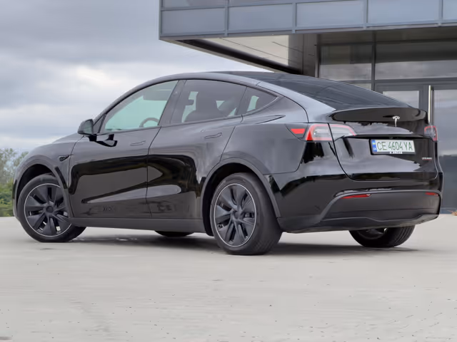 Tesla Model Y 2024, Чернівці, $27 900 - зображення 4