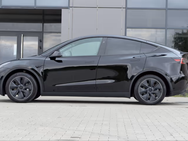 Tesla Model Y 2024, Чернівці, $27 900 - зображення 5