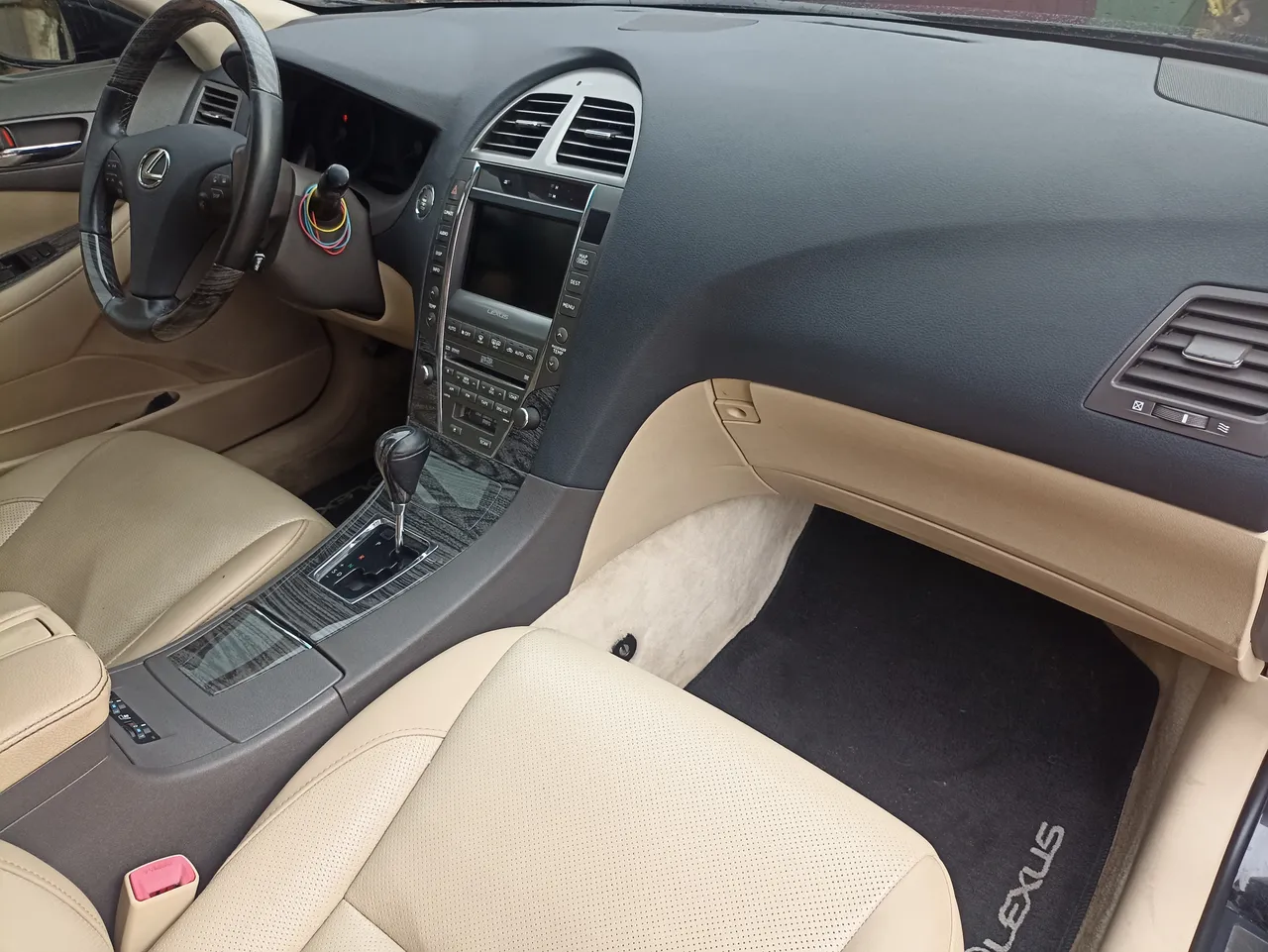 Lexus ES - фото 12