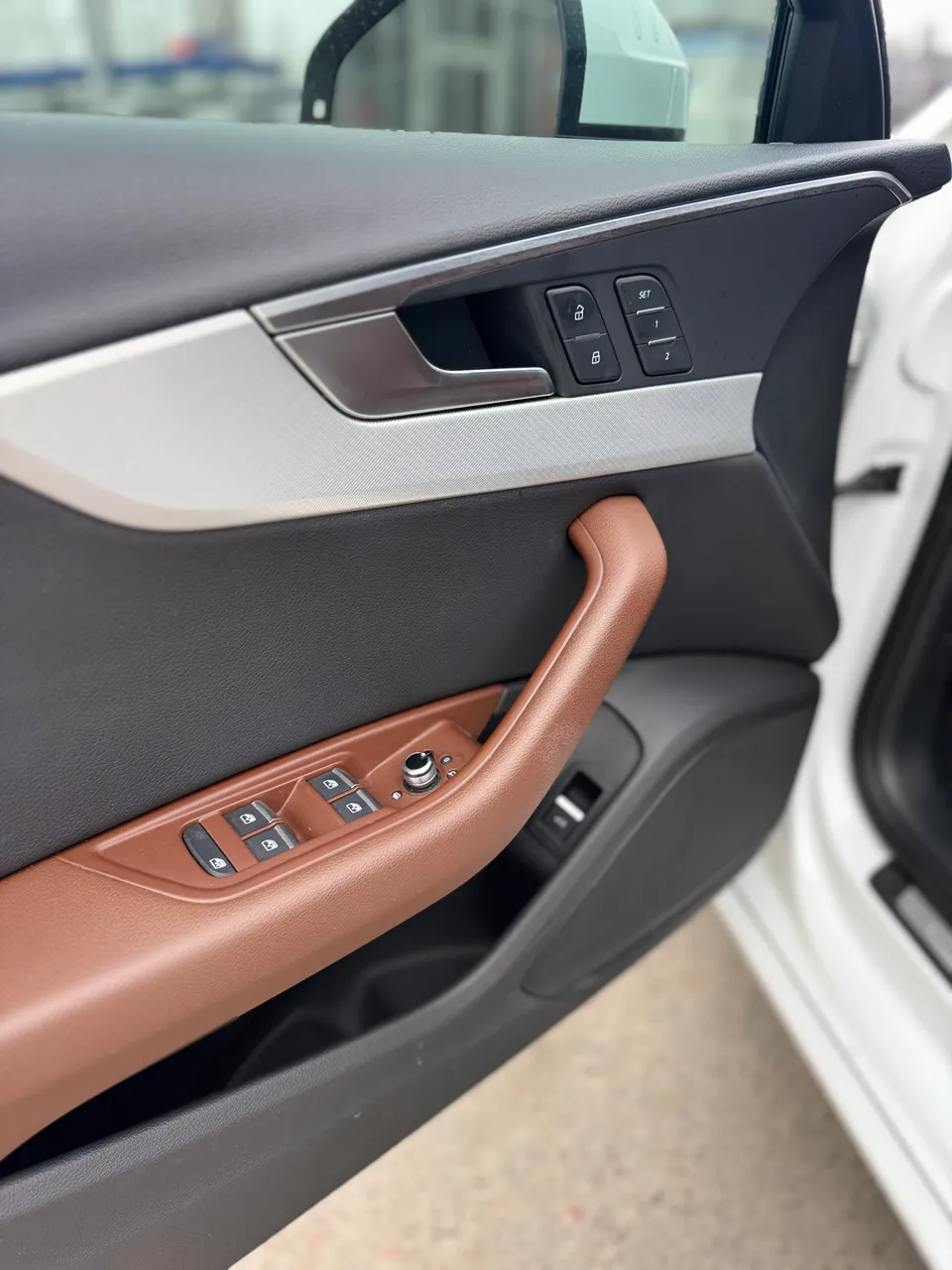 Audi A4 - фото 10