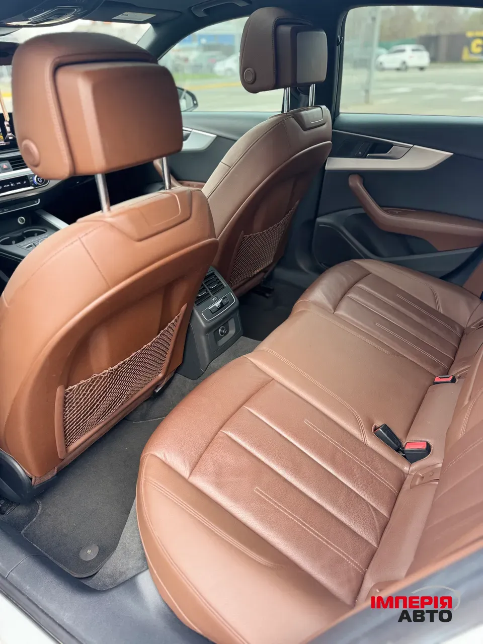 Audi A4 - фото 12