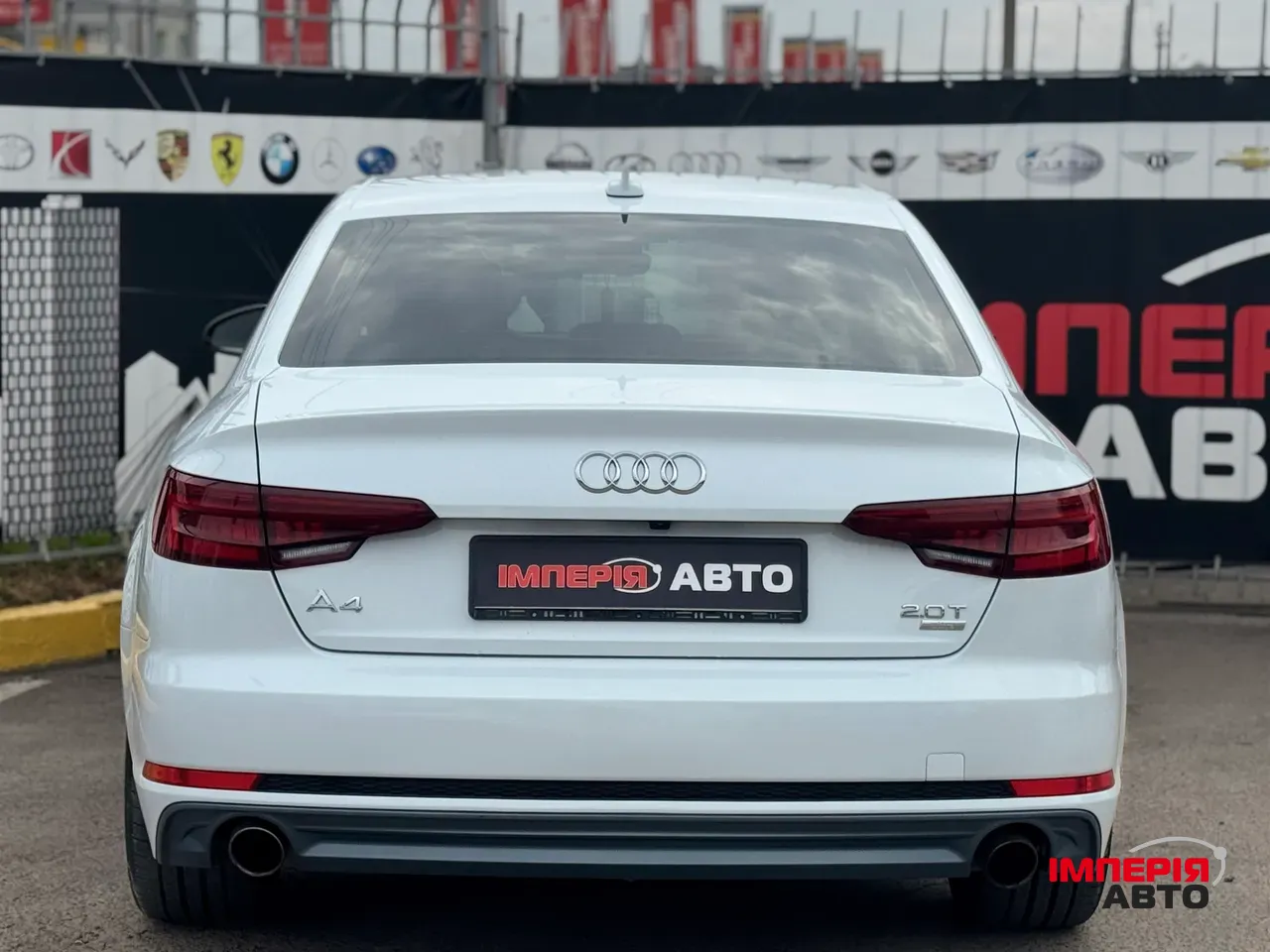 Audi A4 - фото 6