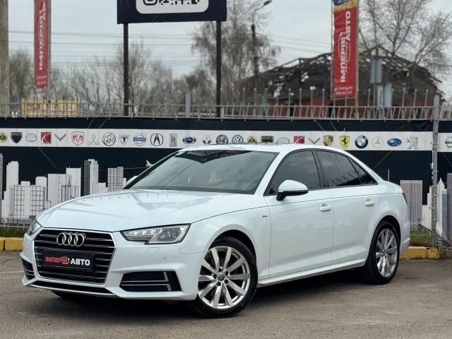 Audi A4 - фото 1