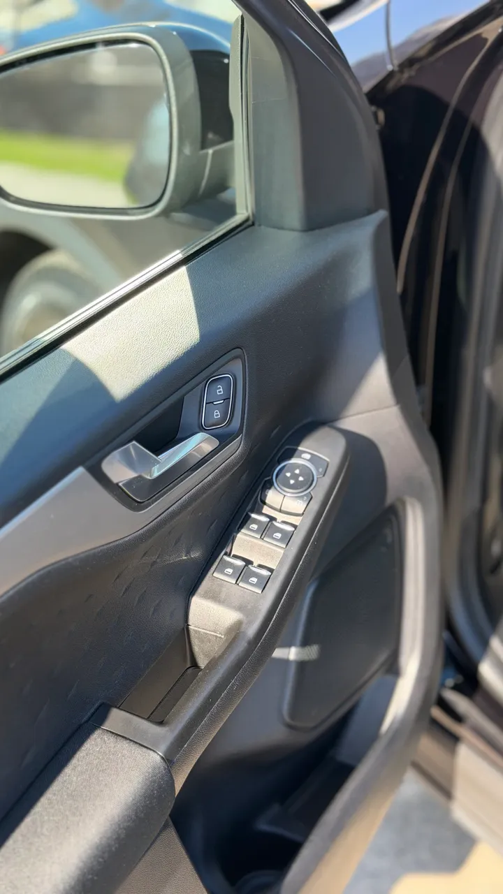 Ford Escape - фото 16