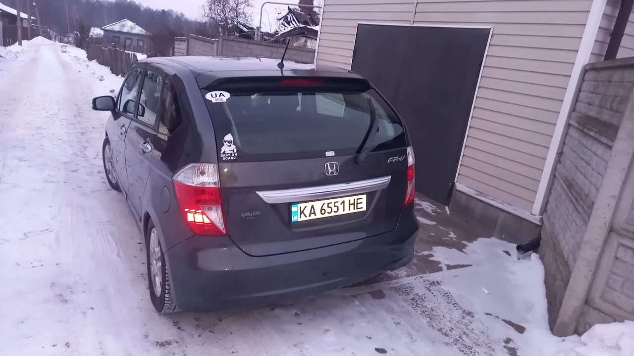Honda FR-V - фото 2