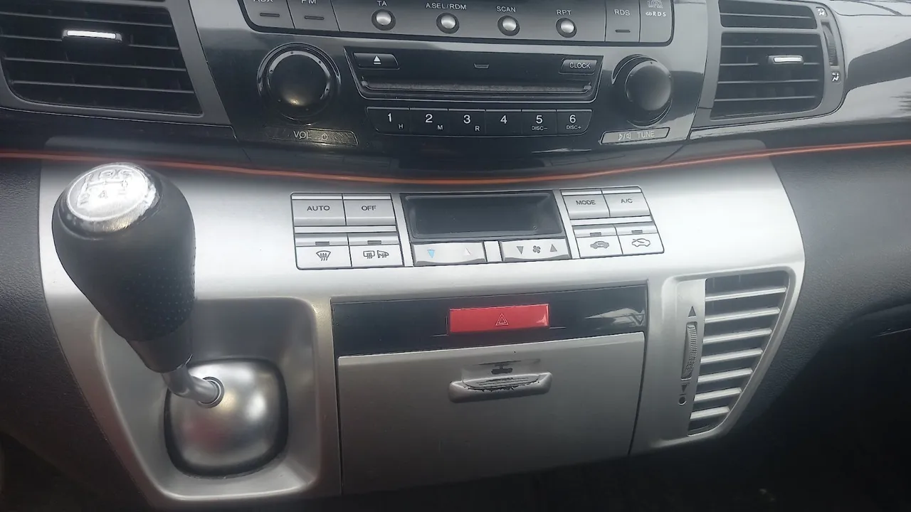 Honda FR-V - фото 6