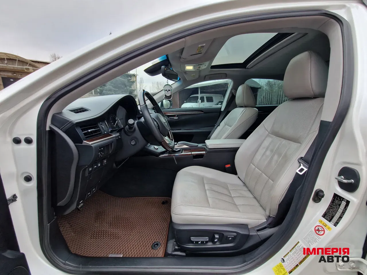 Lexus ES - фото 16