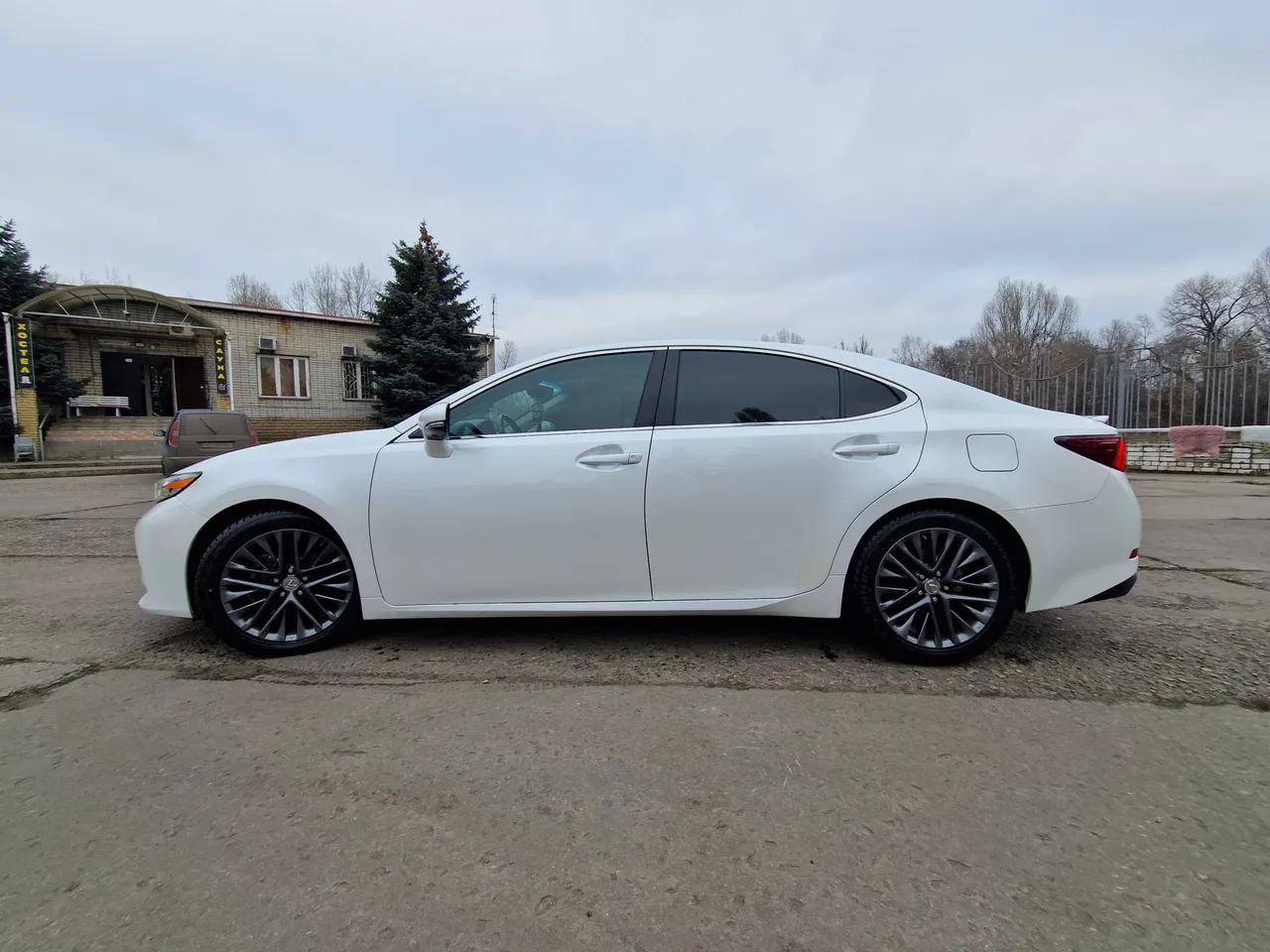 Lexus ES - фото 7